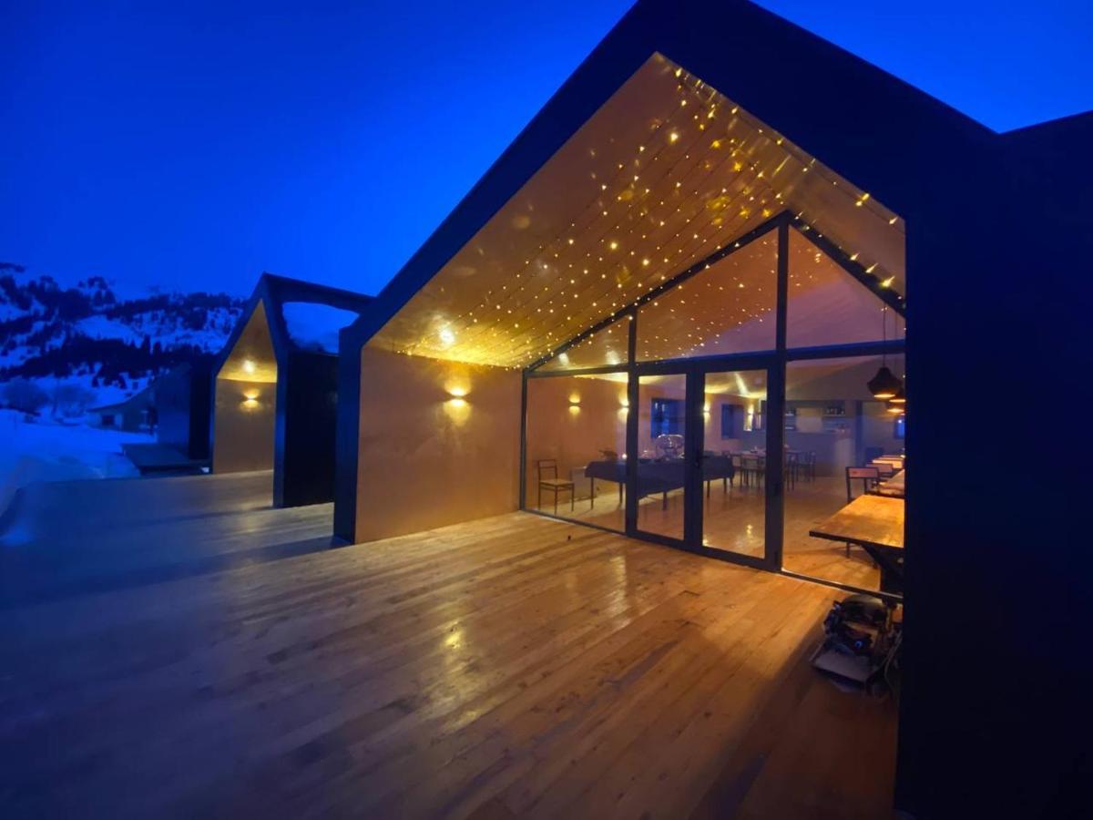Peak Lodge Jyrgalan 外观 照片