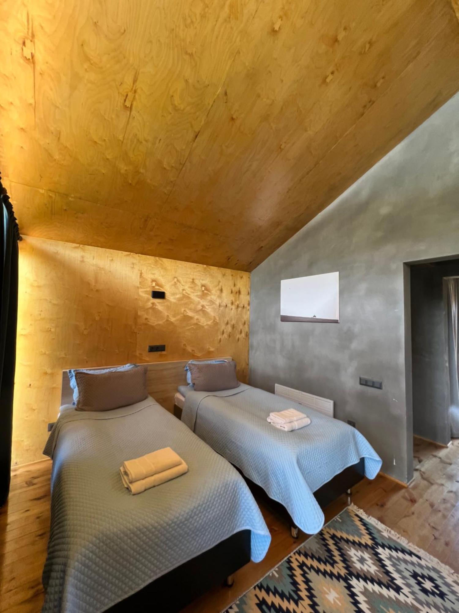 Peak Lodge Jyrgalan 外观 照片